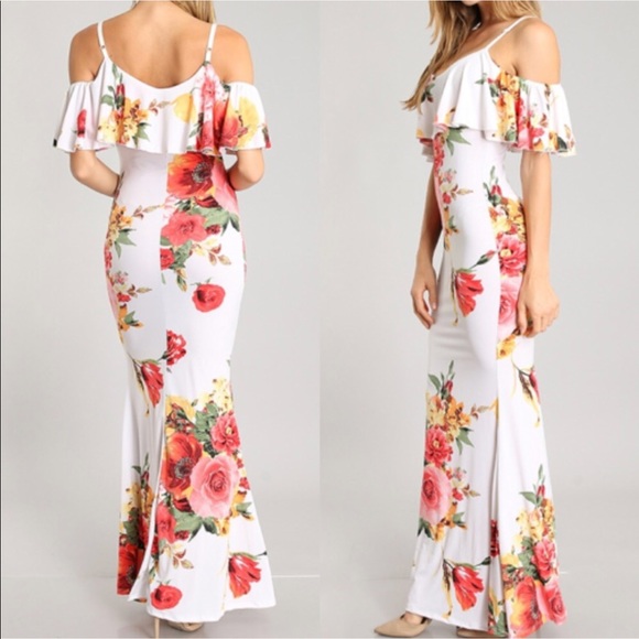 Lovely in floral maxi dress - Picture 4 of 4